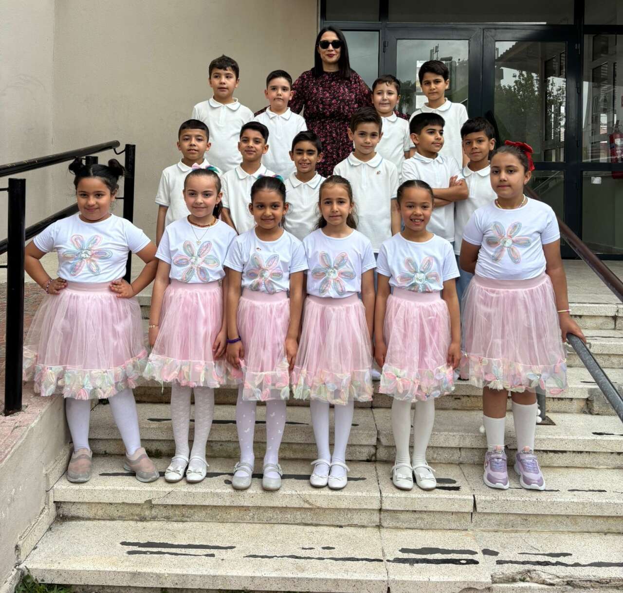 Dalaman’da 23 Nisan Coşkusu Okul Bahçesine Taştı 12